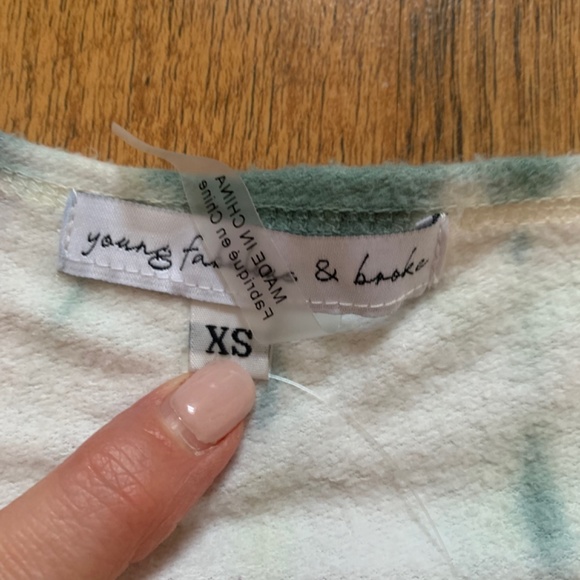 Young Fabulous Broke off shoulder sweatshirt NWT XS runs BIG - Picture 6 of 6